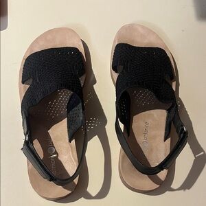Harmony Balance Black sandals with Velcro strap-size 7